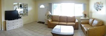 White Sands Beach Resort Холмс Бийч Екстериор снимка